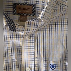 Men’s Ariat long-sleeve button-down